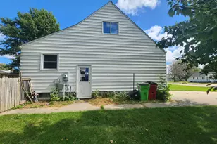 410 2nd St NE, Hayfield, MN 55940 - Photo 3