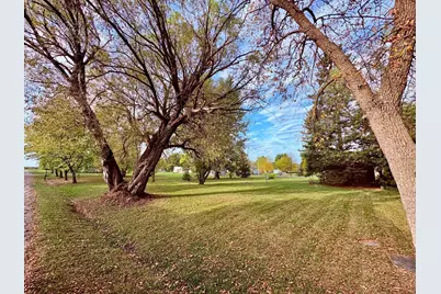 211 7th Avenue SE, Baudette, MN 56623 - Photo 1