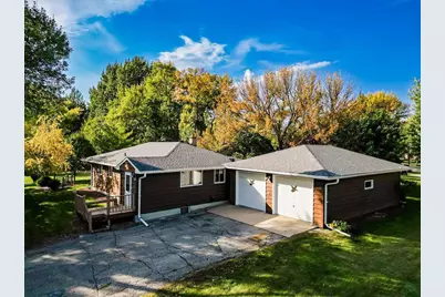 10 40th Avenue S, Moorhead, MN 56560 - Photo 1