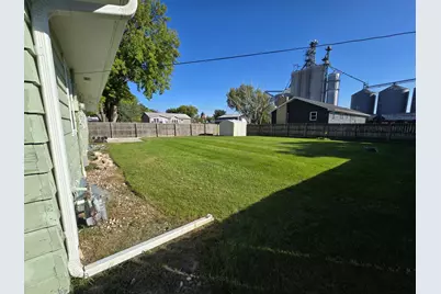 801 E Elm Avenue, Olivia, MN 56277 - Photo 31