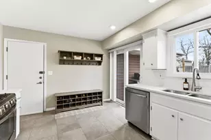 8131 Vincent Ave S, Bloomington, MN 55431 - Photo 11