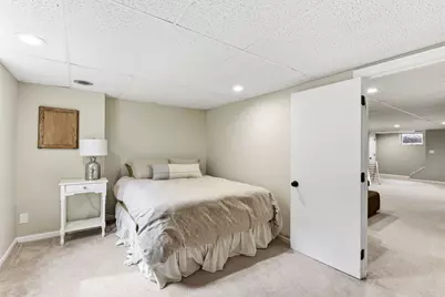 8131 Vincent Avenue S, Bloomington, MN 55431 - Photo 27