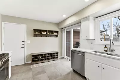 8131 Vincent Avenue S, Bloomington, MN 55431 - Photo 11