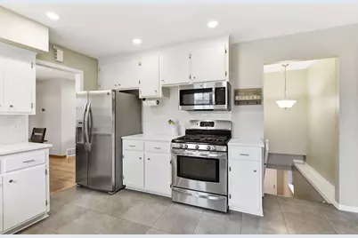8131 Vincent Avenue S, Bloomington, MN 55431 - Photo 13