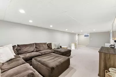 8131 Vincent Avenue S, Bloomington, MN 55431 - Photo 27