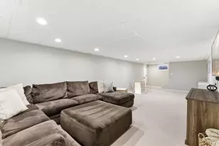 8131 Vincent Ave S, Bloomington, MN 55431 - Photo 27