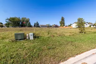 1702 Jasmine Dr, Alexandria, MN 56308 - Photo 1