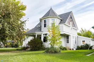 320 Elm St, Crookston, MN 56716 - Photo 1