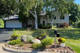 11311 W River Hills Dr, Burnsville, MN 55337 - Photo 1