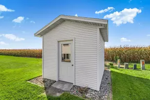 1917 23rd Ave SW, Willmar, MN 56201 - Photo 33