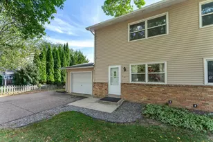 911 Ridge Dr SE, Saint Michael, MN 55376 - Photo 7