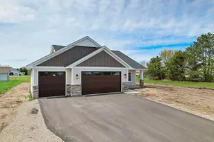 741 St James Cir, Litchfield, MN 55355 - Photo 9