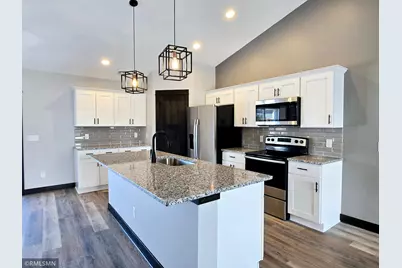 1044 Cullen Street, Saint Peter, MN 56082 - Photo 3