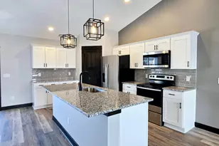 1044 Cullen St, Saint Peter, MN 56082 - Photo 3