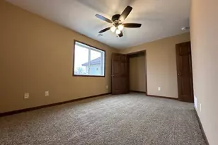 1560 Gray Fox Dr NE, Owatonna, MN 55060 - Photo 7