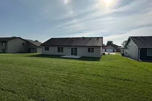 1560 Gray Fox Dr NE, Owatonna, MN 55060 - Photo 23