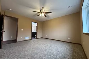 1560 Gray Fox Dr NE, Owatonna, MN 55060 - Photo 9