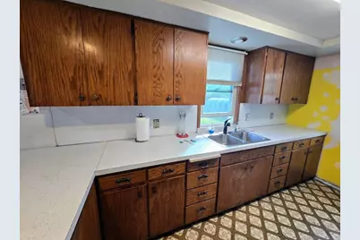 109 5th Avenue SE, Pipestone, MN 56164 - Photo 5