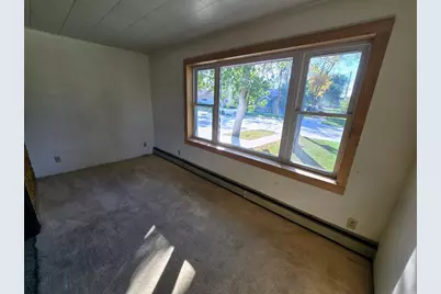 109 5th Avenue SE, Pipestone, MN 56164 - Photo 9