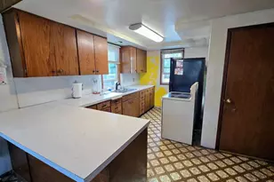 109 5th Ave SE, Pipestone, MN 56164 - Photo 3