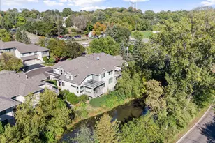 296 Grace Pointe Ct, Wayzata, MN 55391 - Photo 51