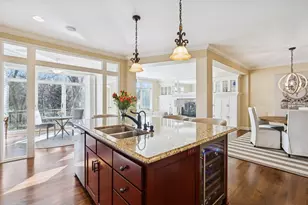296 Grace Pointe Ct, Wayzata, MN 55391 - Photo 19