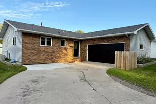 1407 17th St S, Fargo,  58103 - Photo 3