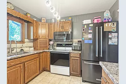 101 Parkview Drive, Lake Benton, MN 56149 - Photo 7