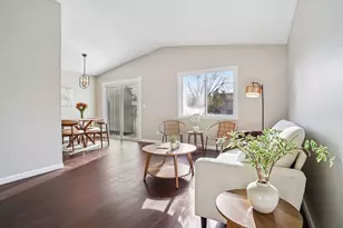 3742 Gershwin Ave N, Oakdale, MN 55128 - Photo 9