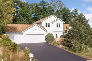 2543 Montana Ave E, Maplewood, MN 55119 - Photo 1