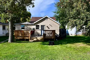 110 Crocker Ave S, Thief River Falls, MN 56701 - Photo 3