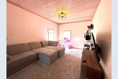 110 Crocker Avenue S, Thief River Falls, MN 56701 - Photo 9