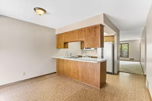 61 Windsor Ct, New Brighton, MN 55112 - Photo 5