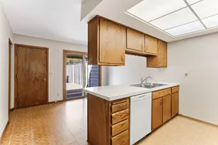 61 Windsor Ct, New Brighton, MN 55112 - Photo 9