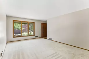 61 Windsor Ct, New Brighton, MN 55112 - Photo 3