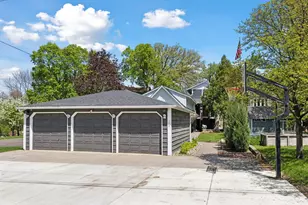 176 Peninsula Rd, Medicine Lake, MN 55441 - Photo 41