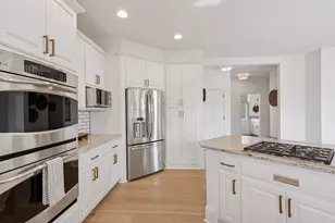 7 Bayhill Rd, Dellwood, MN 55110 - Photo 21