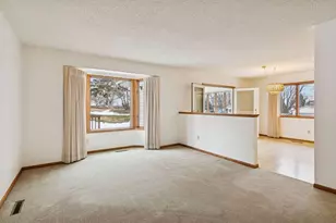 13725 Oakland Dr, Burnsville, MN 55337 - Photo 9