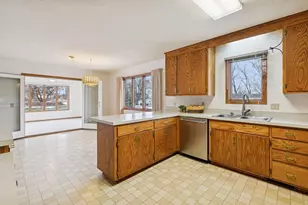 13725 Oakland Dr, Burnsville, MN 55337 - Photo 17