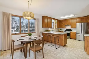 13725 Oakland Dr, Burnsville, MN 55337 - Photo 7