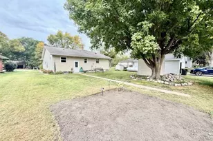 305 Oak St, Lucan, MN 56255 - Photo 5