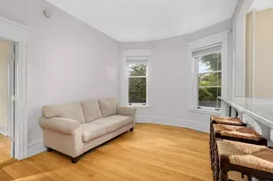 579 Summit Ave, Saint Paul, MN 55102 - Photo 5