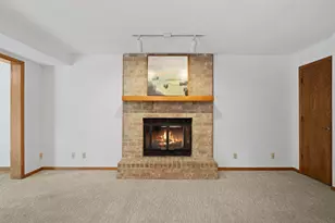 1527 Clarendon Dr, Wayzata, MN 55391 - Photo 25
