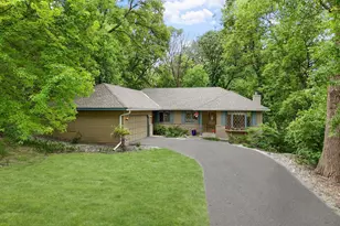 1527 Clarendon Dr, Wayzata, MN 55391 - Photo 1