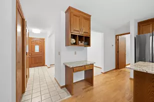 1527 Clarendon Dr, Wayzata, MN 55391 - Photo 17