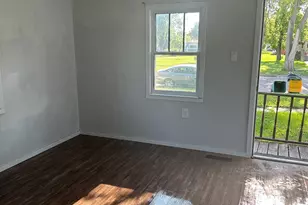 604 9th St N, Wahpeton,  58075 - Photo 3