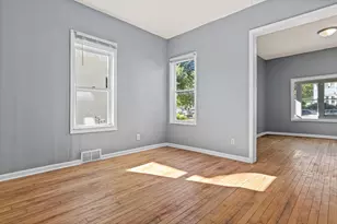 1098 Woodbridge St, Saint Paul, MN 55117 - Photo 9