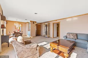 998 Kohlman Ct, Maplewood, MN 55109 - Photo 27