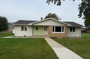 111 McPhail Ave N, Caledonia, MN 55921 - Photo 1