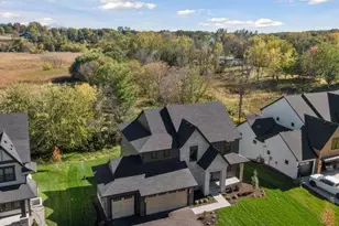 9511 Eagle Ridge Rd, Chanhassen, MN 55317 - Photo 3